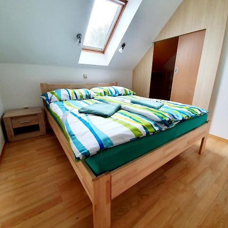 Apartmany Srni U Hlinska ฮลินสโก ภายนอก รูปภาพ