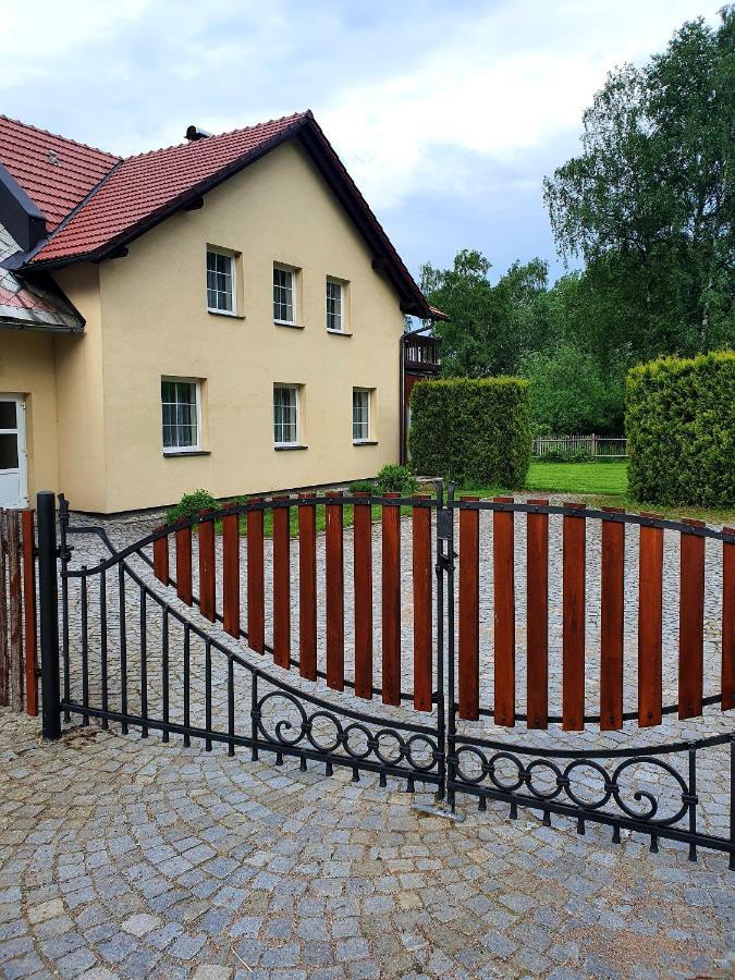 Apartmany Srni U Hlinska ฮลินสโก ภายนอก รูปภาพ